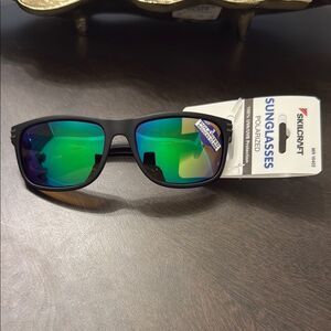 Black and Green Polarized Sunglasses